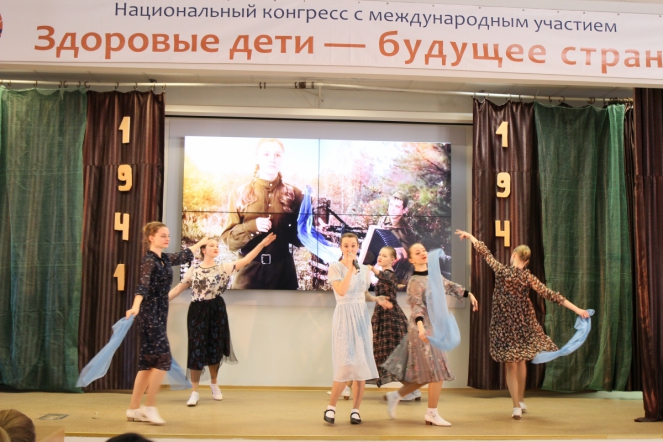 Студенты СПБГПМУ исполнили песни Победы 4