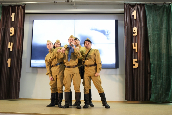 Студенты СПБГПМУ исполнили песни Победы 12