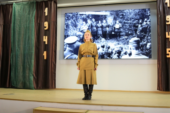 Студенты СПБГПМУ исполнили песни Победы 16