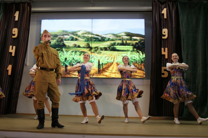 Студенты СПБГПМУ исполнили песни Победы 53