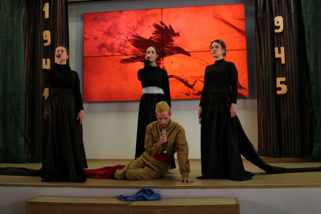 Студенты СПБГПМУ исполнили песни Победы 71