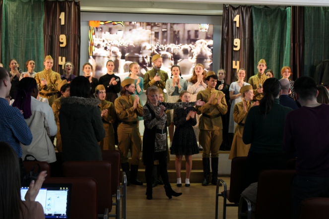 Студенты СПБГПМУ исполнили песни Победы 100