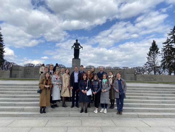 Студенты СПбГПМУ присоединились к акции «Памяти павших будьте достойны!»