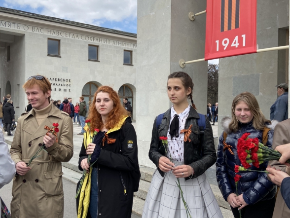 Студенты СПбГПМУ присоединились к акции «Памяти павших будьте достойны!» 5