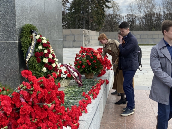 Студенты СПбГПМУ присоединились к акции «Памяти павших будьте достойны!» 8