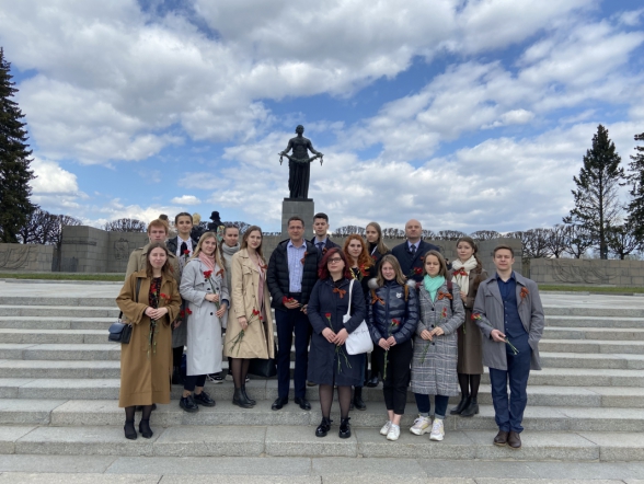 Студенты СПбГПМУ присоединились к акции «Памяти павших будьте достойны!» 17