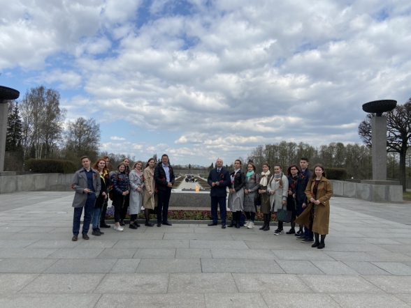 Студенты СПбГПМУ присоединились к акции «Памяти павших будьте достойны!» 19