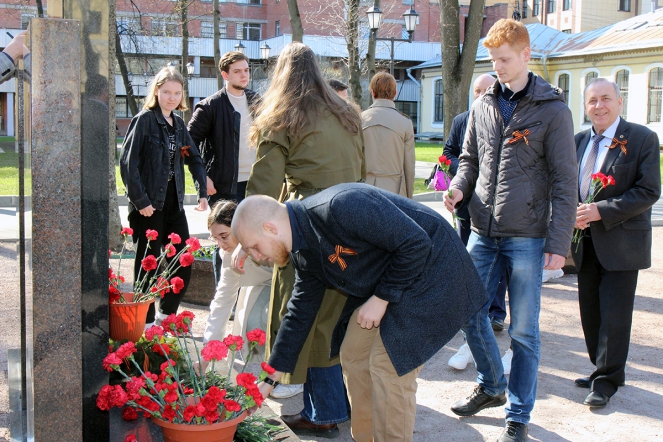 В СПбГПМУ почтили память героев Великой Отечественной войны 8