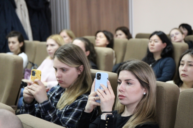 Студенты Педиатрического университета встретились с Дмитрием Лисовцом 6