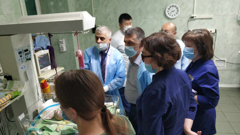 Педиатрический университет забирает на лечение пациента из Бурятии 11