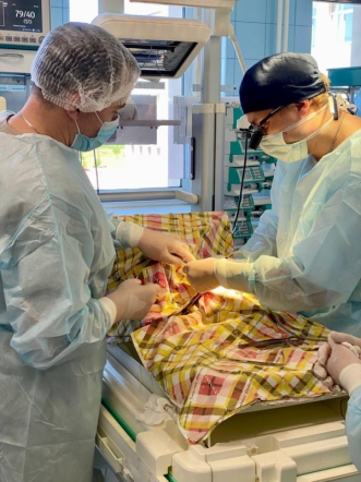 Петербургский кардиохирург успешно прооперировал ребёнка в Твери 3