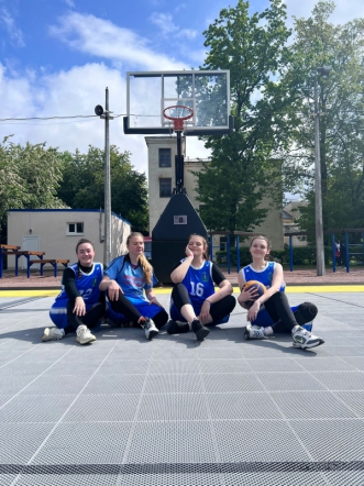 Студентки СПбГПМУ – участницы Санкт-Петербургской спортивной лиги ГТО