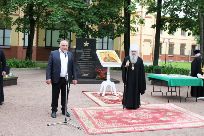 Митрополит Варсонофий освятил мемориальные доски в память о медиках, отдавших жизни за Отечество 1