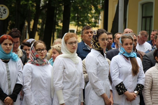 Митрополит Варсонофий освятил мемориальные доски в память о медиках, отдавших жизни за Отечество 14