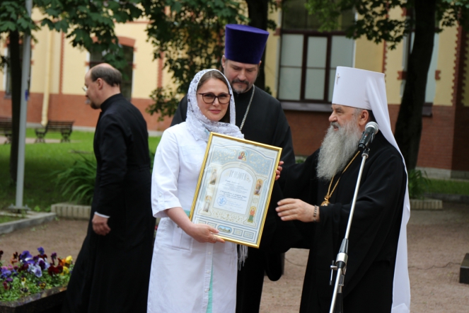 Митрополит Варсонофий освятил мемориальные доски в память о медиках, отдавших жизни за Отечество 7