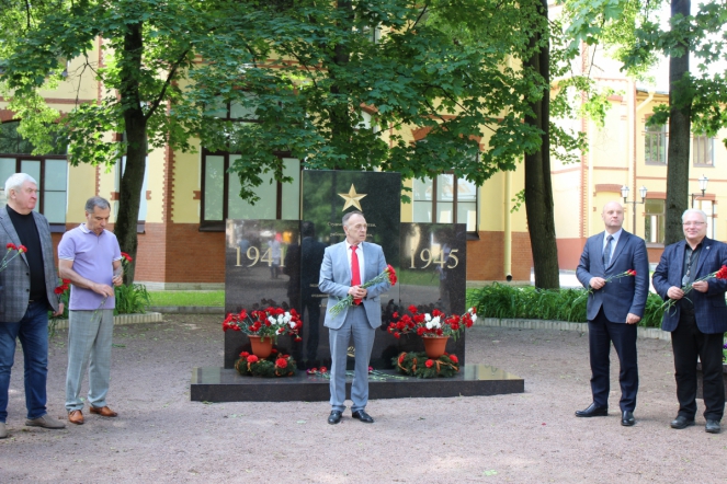 В Педиатрическом университете прошёл митинг памяти 2