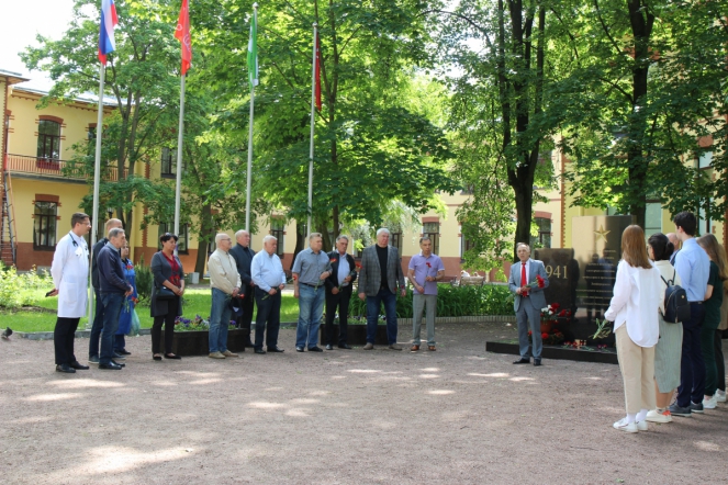 В Педиатрическом университете прошёл митинг памяти 4
