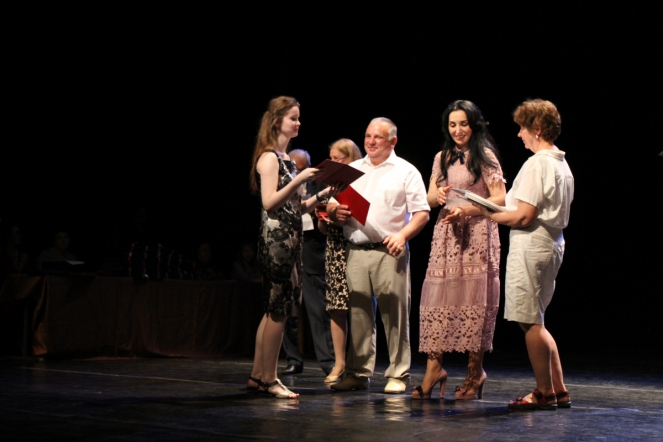 Вручение дипломов: фоторепортаж 81