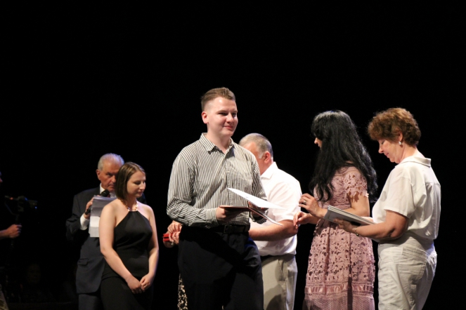 Вручение дипломов: фоторепортаж 90