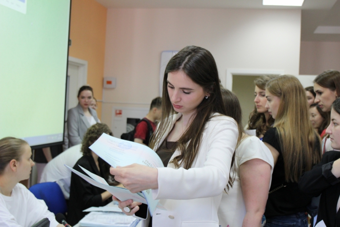 Ординаторы Педиатрического университета получили долгожданные дипломы