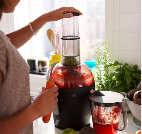 Сосудистые хирурги СПбГПМУ восстановили палец девушке