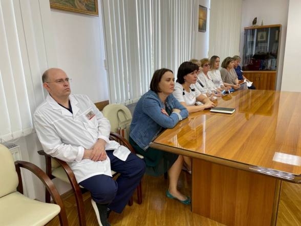 Не проверящие, а партнеры: специалисты СПбГПМУ помогают улучшать качество оказания помощи детям Тюмени 18