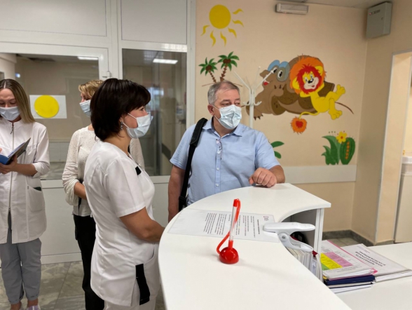 Не проверящие, а партнеры: специалисты СПбГПМУ помогают улучшать качество оказания помощи детям Тюмени 32