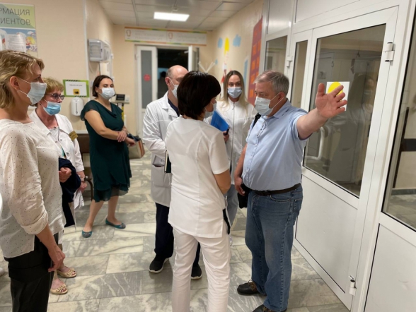 Не проверящие, а партнеры: специалисты СПбГПМУ помогают улучшать качество оказания помощи детям Тюмени