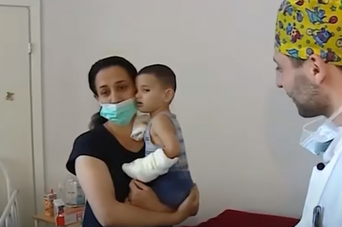 Хирурги Педиатрического университета восстановили кисть ребёнку