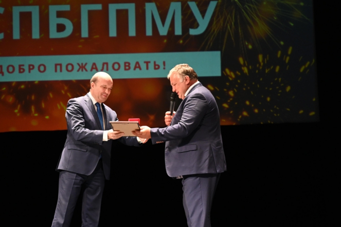 В Педиатрическом университете прошёл день первокурсника 19