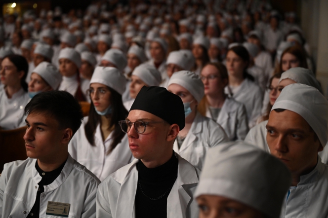 В Педиатрическом университете прошёл день первокурсника 50