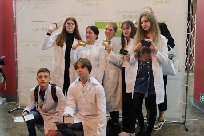 В Педиатрическом университете прошёл день первокурсника 52