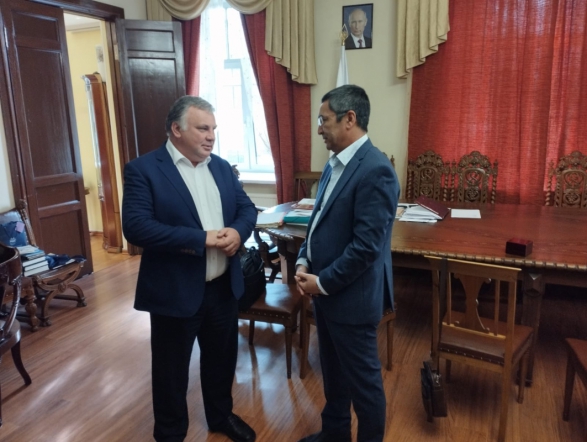 Ректор СПбГПМУ встретился с ректором ТашПМИ