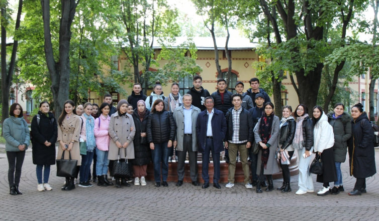 35 студентов из Узбекистана начали учебу в СПбГПМУ