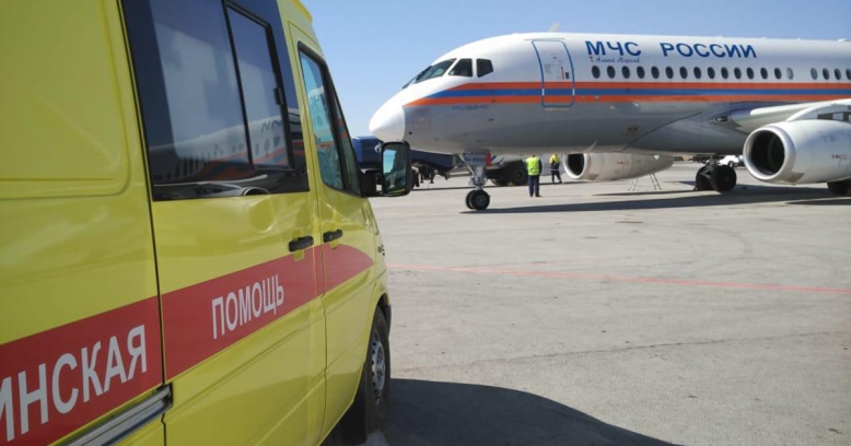 Спецборт из Магадана доставил в Петербург тяжёлобольного ребёнка