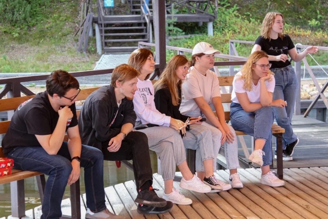 Активисты проекта «Школа кураторов» помогают студентам-первокурсникам 4