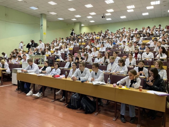 В Педиатрическом университете прочитали лекцию о лекарственной безопасности 6