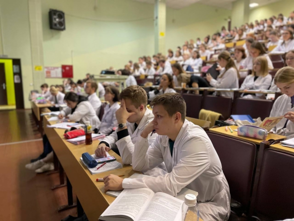 В Педиатрическом университете прочитали лекцию о лекарственной безопасности 10