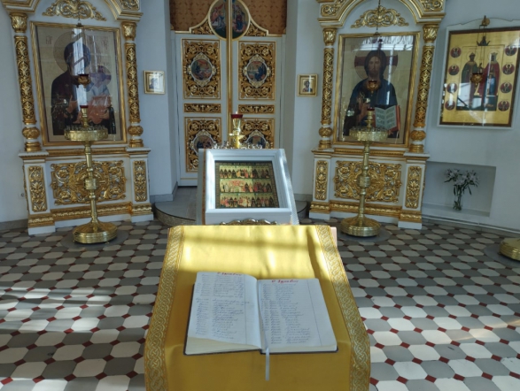 В храме при Педиатрическом университете ежедневно молятся за жизнь и здоровье воинов России