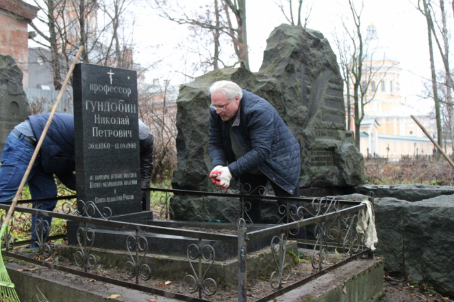 Преподаватели и студенты Педиатрического университета почтили память учителей 7