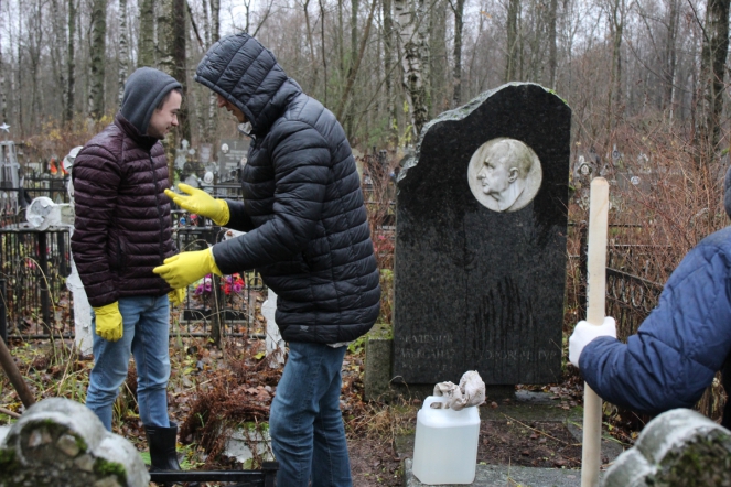 Сотрудники и студенты Педиатрического университета привели в порядок могилы академика Тура и профессора Гордеева 9