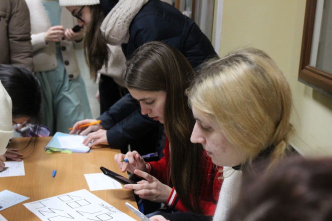 Студенты СПбГПМУ провели акцию ко Дню матери 10