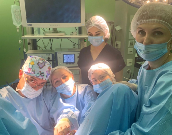 Врачи Педиатрического университета выполнили 10-летней пациентке из Екатеринбурга сложнейшую реконструктивную урогинекологическую операцию