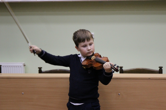 Ученики музыкальной школы №7 Выборгского района провели концерт для пациентов эндокринологического отделения Педиатрического университета