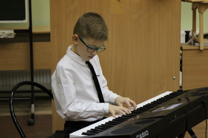 Ученики музыкальной школы №7 Выборгского района провели концерт для пациентов эндокринологического отделения Педиатрического университета 15