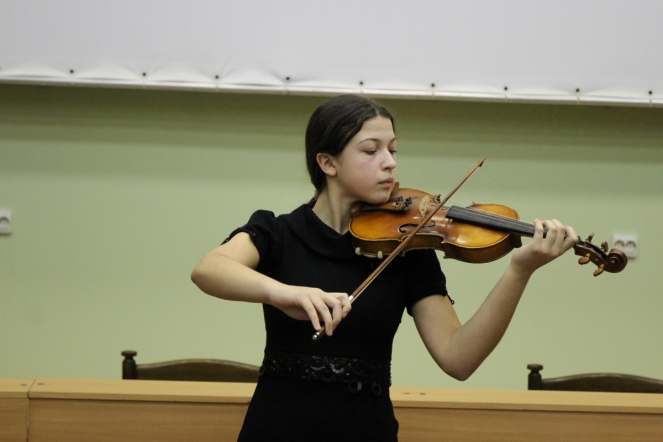 Ученики музыкальной школы №7 Выборгского района провели концерт для пациентов эндокринологического отделения Педиатрического университета 16