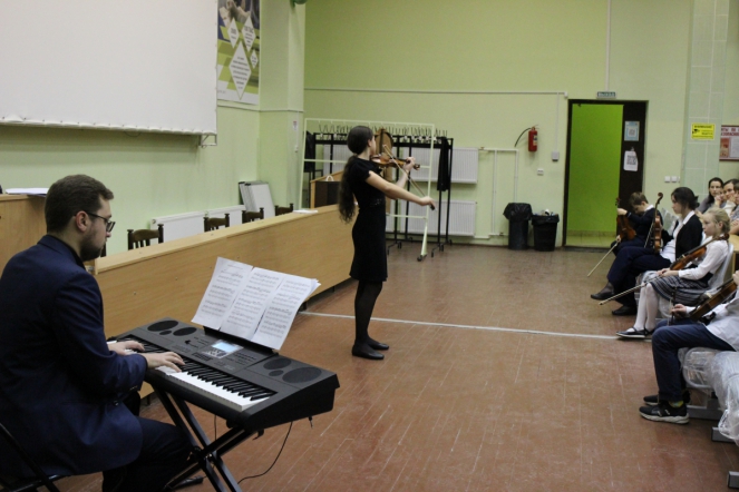 Ученики музыкальной школы №7 Выборгского района провели концерт для пациентов эндокринологического отделения Педиатрического университета 17