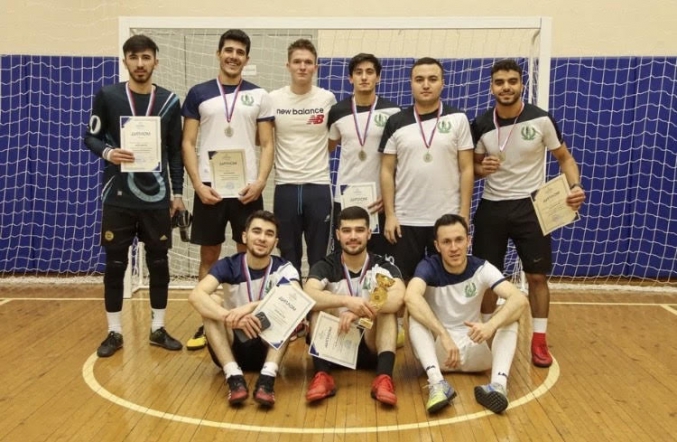 Команда СПбГПМУ - серебряный призер турнира по мини-футболу среди иностранных обучающихся 1