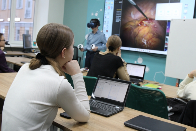 Преподаватели СПбГПМУ посетили школу №197 с углубленным изучением химии и биологии 3