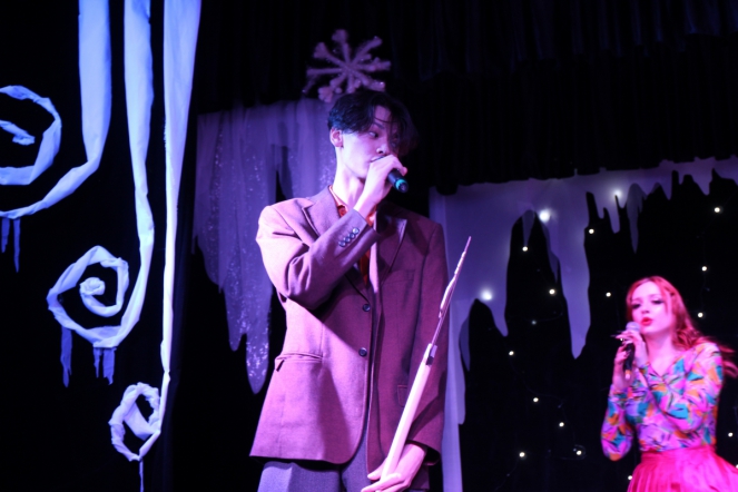 В «Гиппократе» прошло новогоднее шоу 33